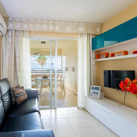 Beautiful With Sea View شقة *